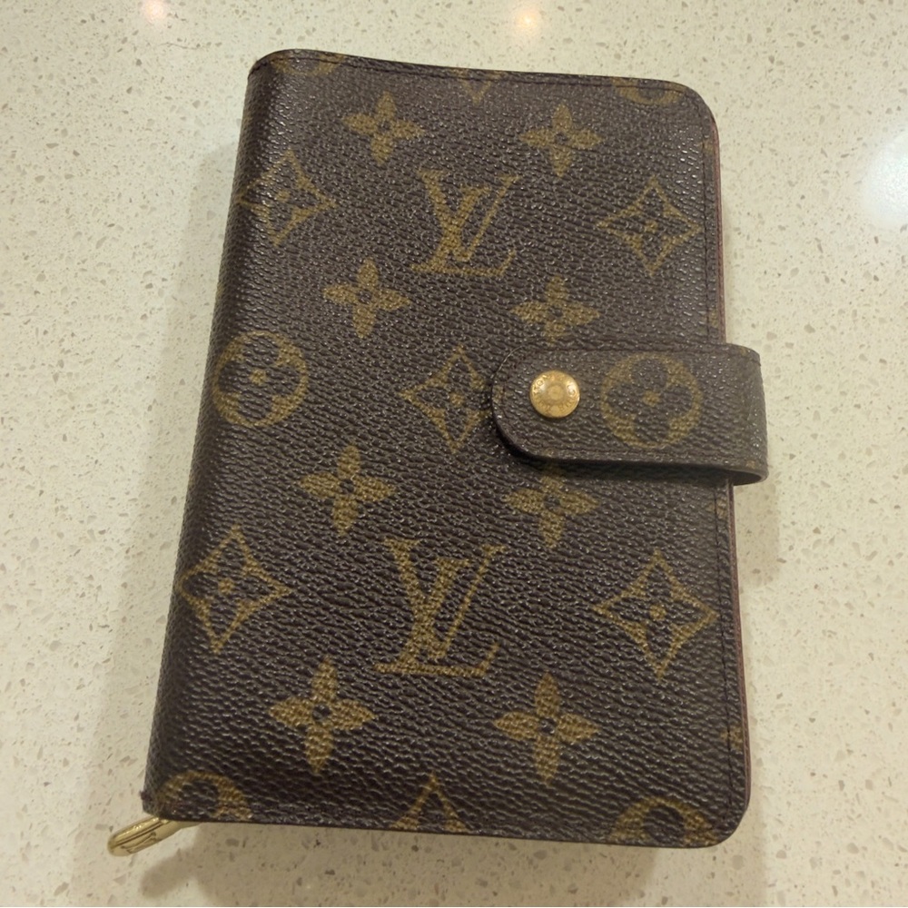 AUTHENTIC LOUIS VUITTON MONOGRAM CANVAS PASSPORT/WALLET HOLDER